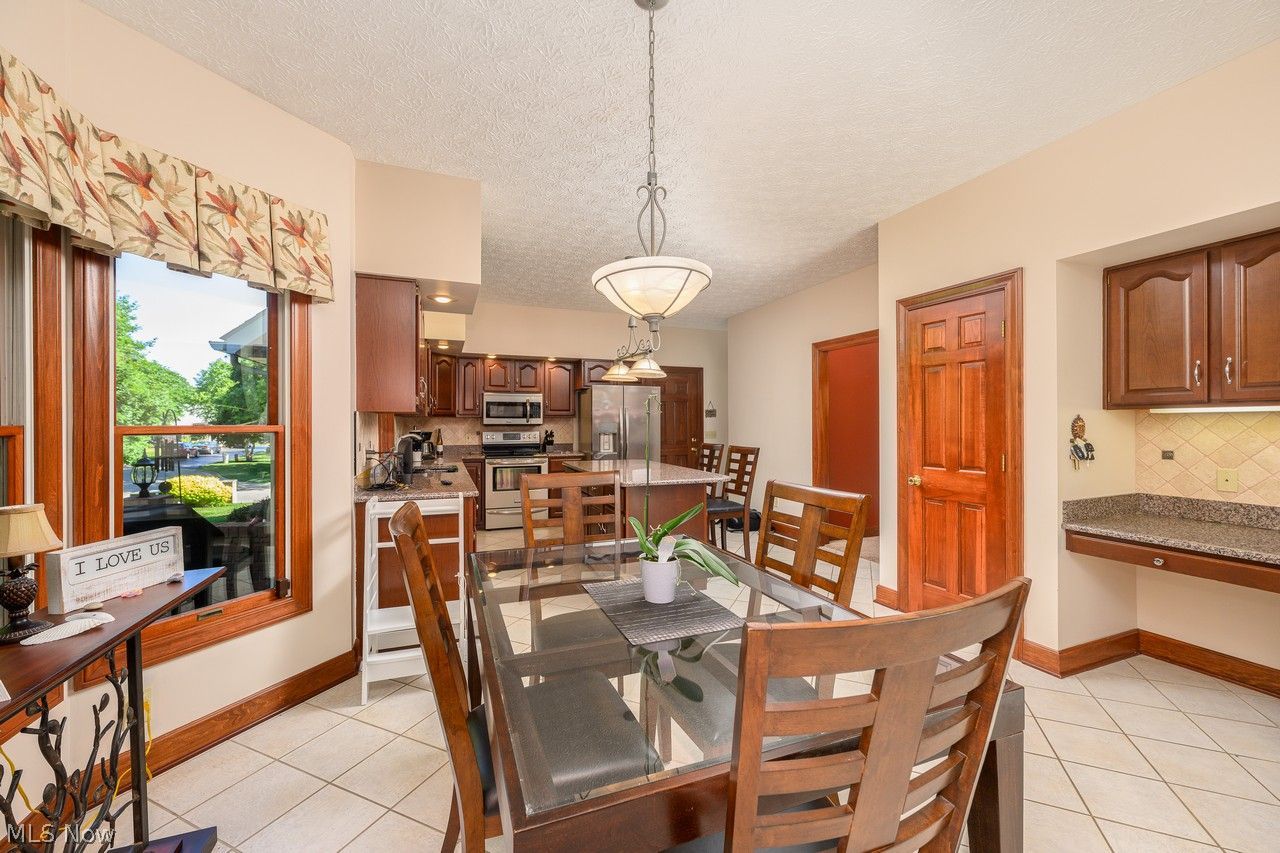 2890 Carie Hill Circle NW Massillon OH 44646
