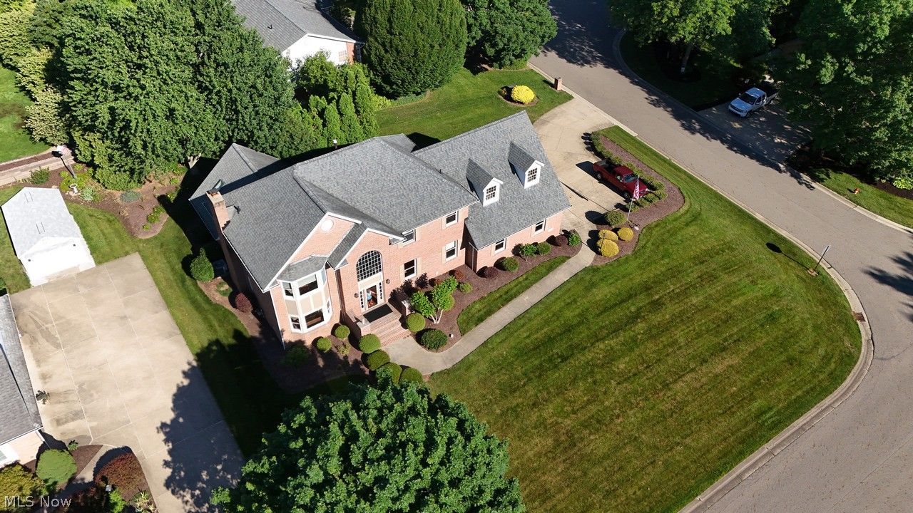 2890 Carie Hill Circle NW Massillon OH 44646