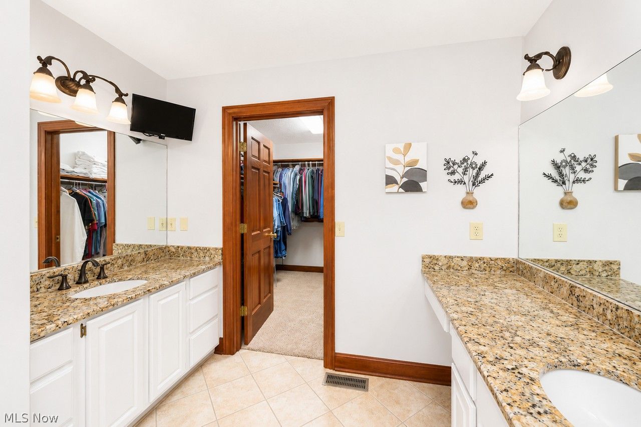 2890 Carie Hill Circle NW Massillon OH 44646