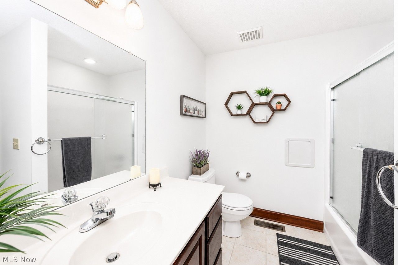2890 Carie Hill Circle NW Massillon OH 44646