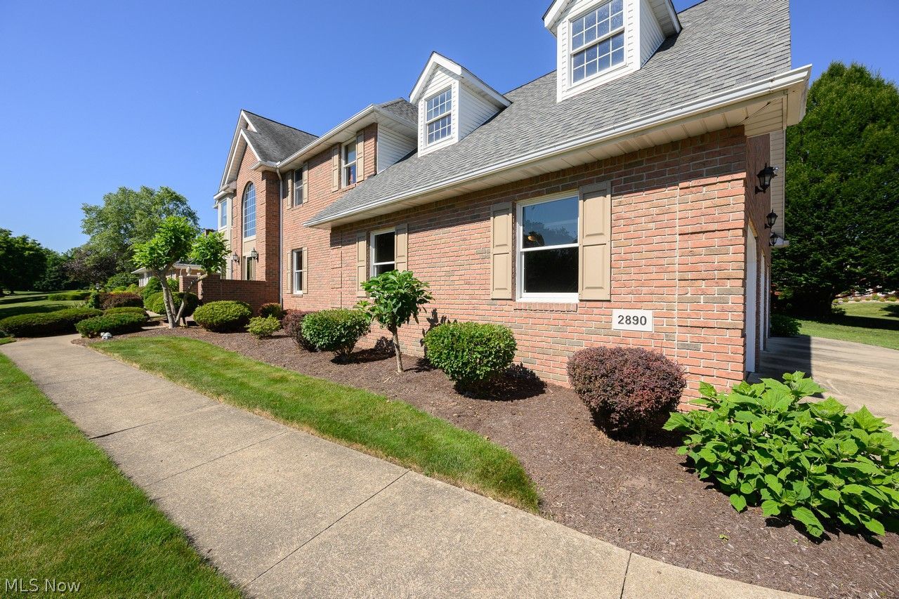 2890 Carie Hill Circle NW Massillon OH 44646