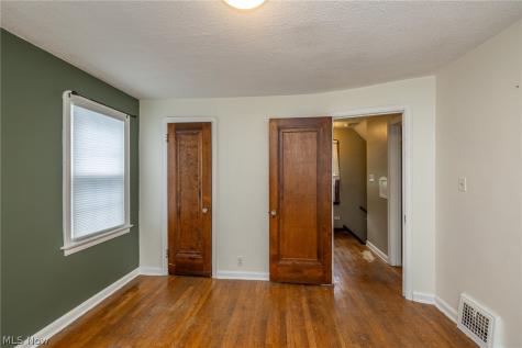 4432 W 58th Cleveland OH 44144