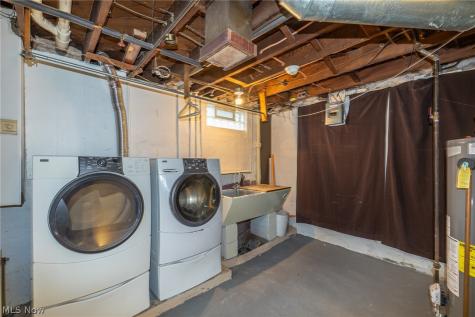 4432 W 58th Cleveland OH 44144
