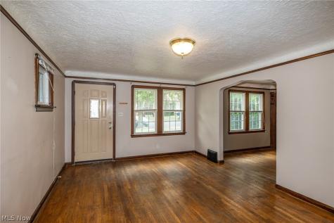 4432 W 58th Cleveland OH 44144