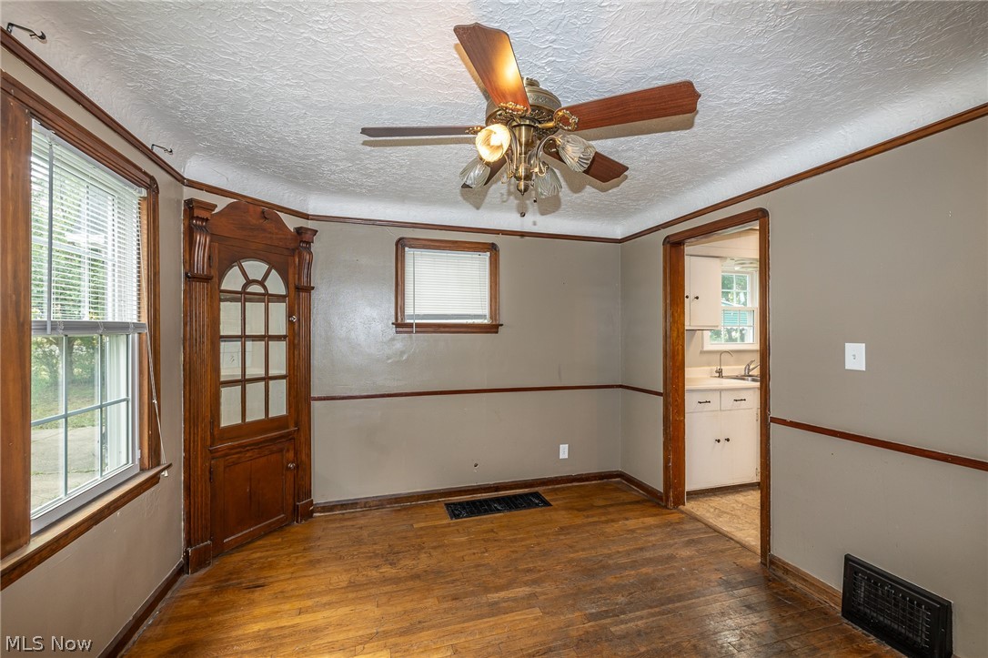 4432 W 58th Cleveland OH 44144