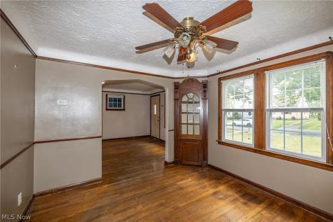 4432 W 58th Cleveland OH 44144