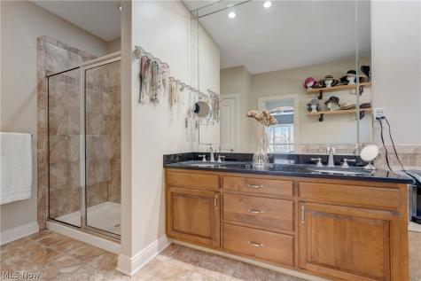 9 River Side Drive Rocky River OH 44116