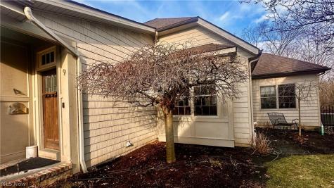 9 River Side Drive Rocky River OH 44116