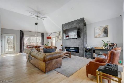 9 River Side Drive Rocky River OH 44116