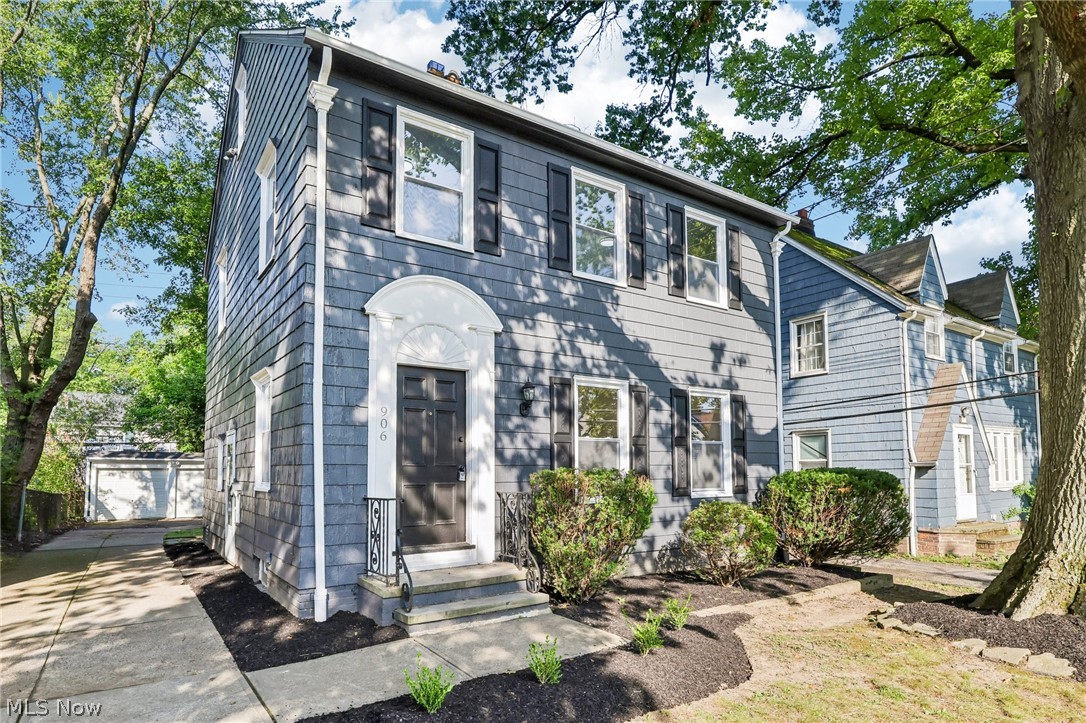 906 Keystone Drive Cleveland Heights OH 44121