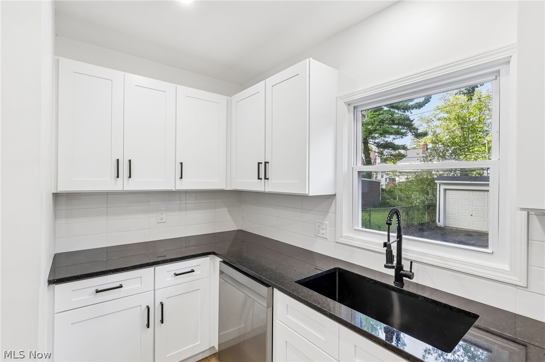 906 Keystone Drive Cleveland Heights OH 44121