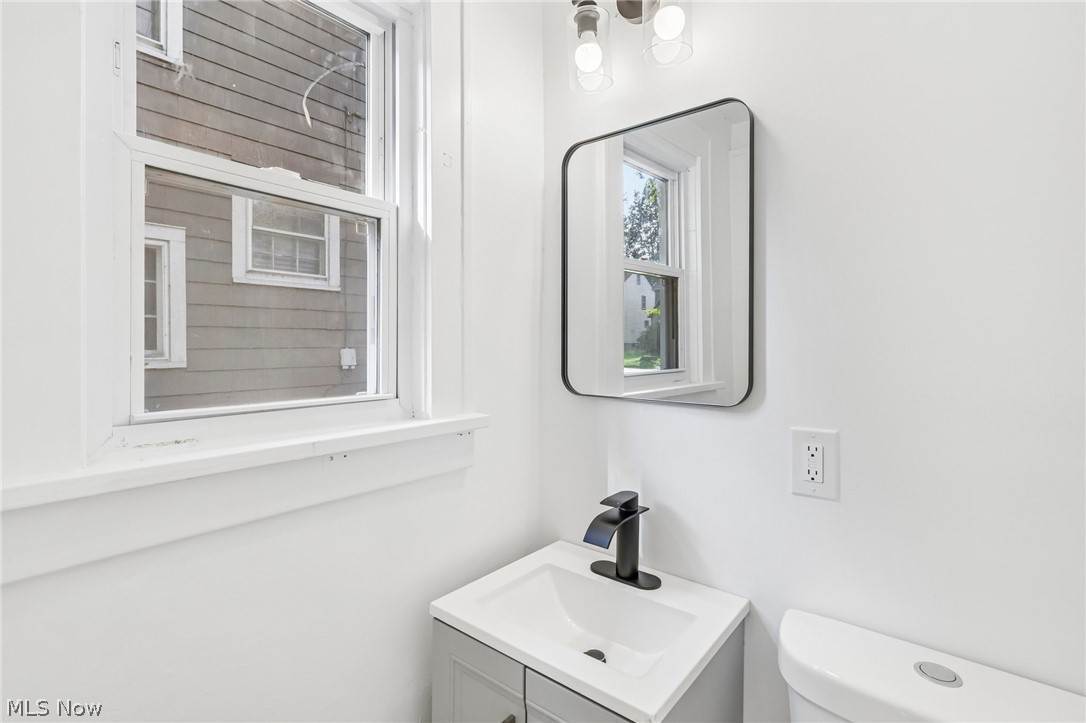 906 Keystone Drive Cleveland Heights OH 44121