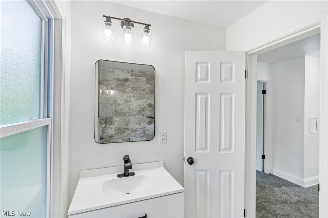 906 Keystone Drive Cleveland Heights OH 44121