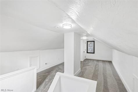 906 Keystone Drive Cleveland Heights OH 44121
