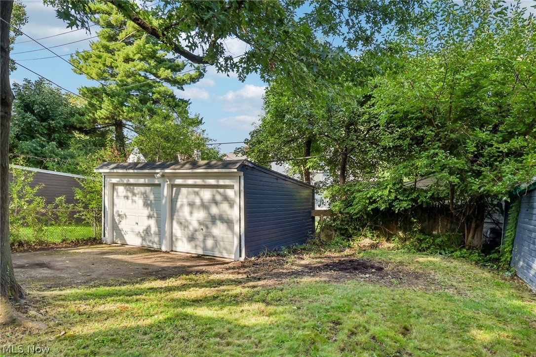 906 Keystone Drive Cleveland Heights OH 44121