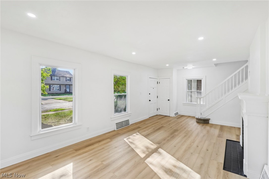 906 Keystone Drive Cleveland Heights OH 44121