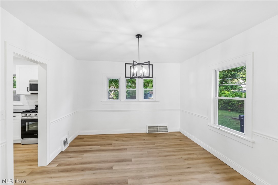 906 Keystone Drive Cleveland Heights OH 44121