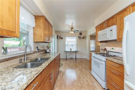 20212 Parklane Rocky River OH 44116