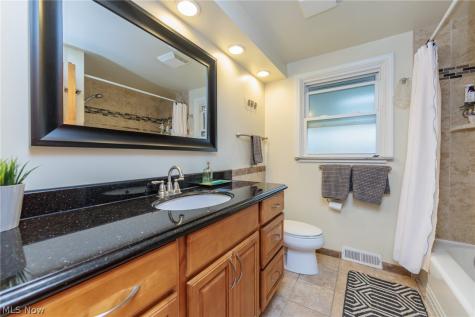 20212 Parklane Rocky River OH 44116