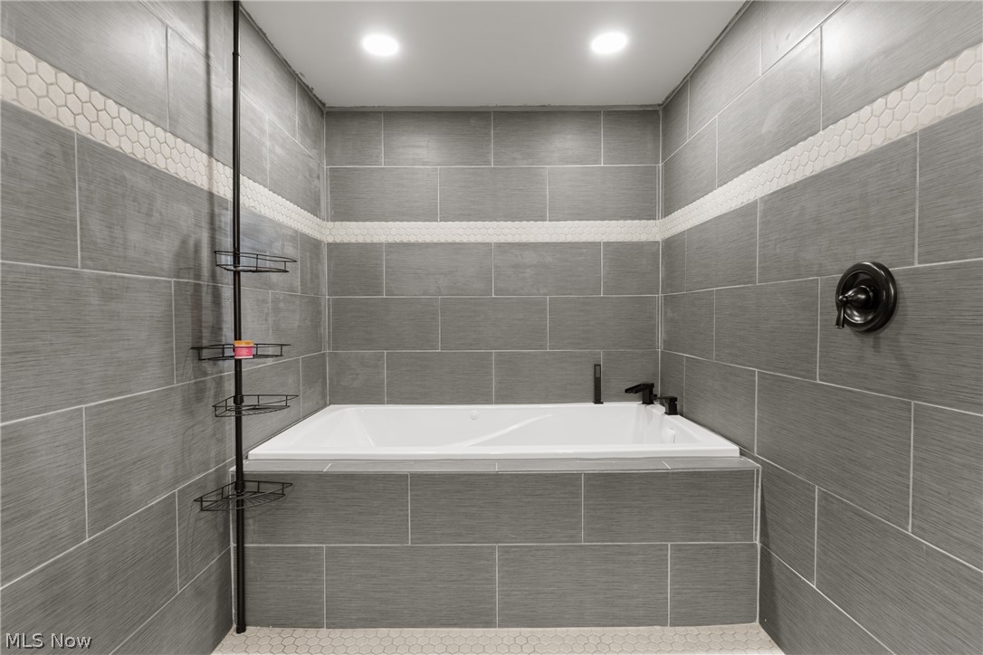 11950 Castleton Lane Grafton OH 44044