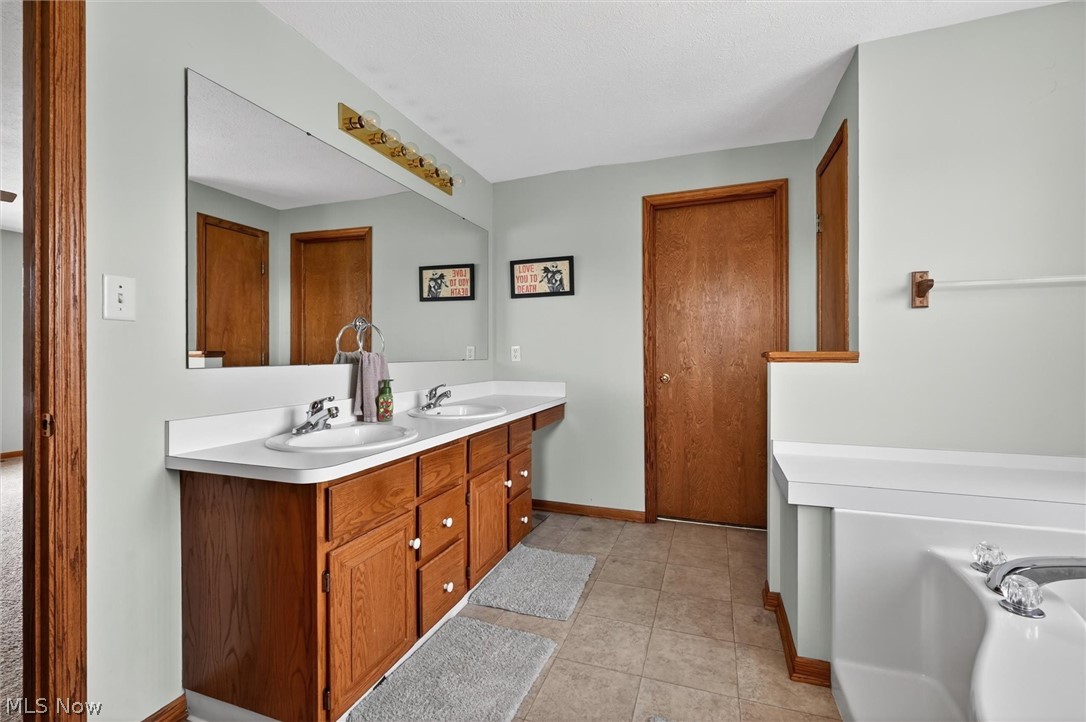 81 S Brookside Drive Oak Harbor OH 43449