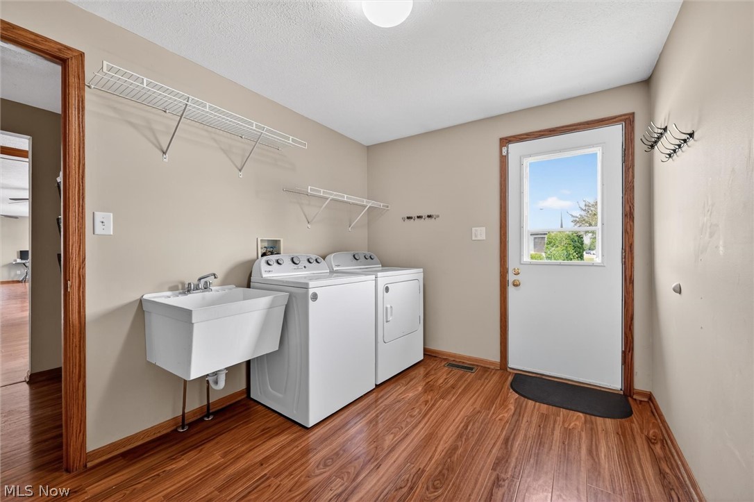 81 S Brookside Drive Oak Harbor OH 43449