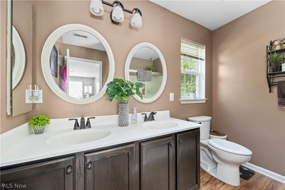 5297 Garfield Boulevard Sheffield Village OH 44054