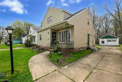 17812 Dalewood Avenue Maple Heights OH 44137