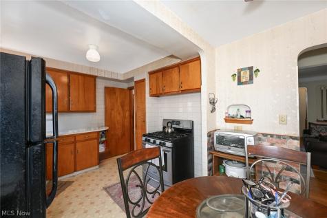 17812 Dalewood Avenue Maple Heights OH 44137