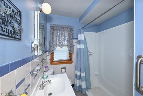 17812 Dalewood Avenue Maple Heights OH 44137