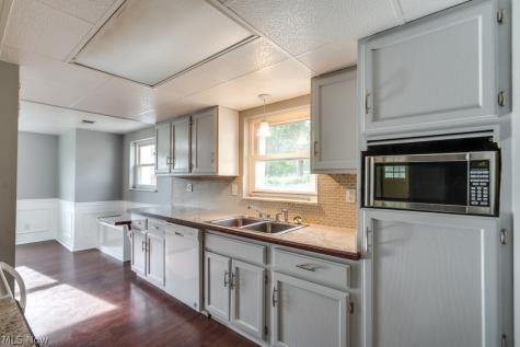 12335 Sunset Drive Garfield Heights OH 44125