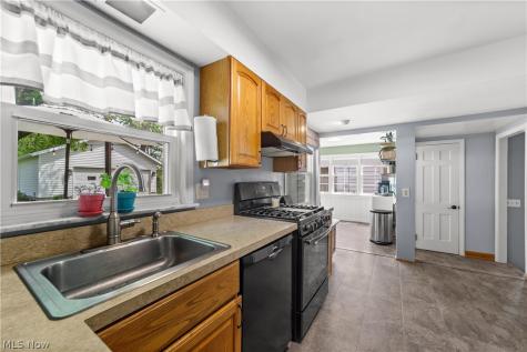 1623 Sunview Road Lyndhurst OH 44124