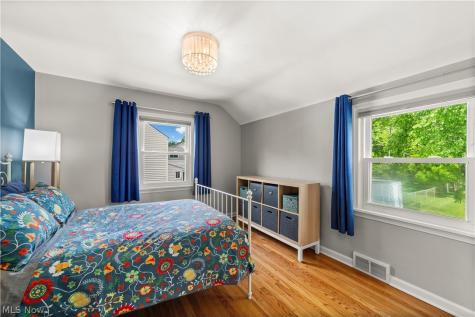 1623 Sunview Road Lyndhurst OH 44124