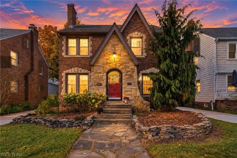 3561 Tullamore Road University Heights OH 44118
