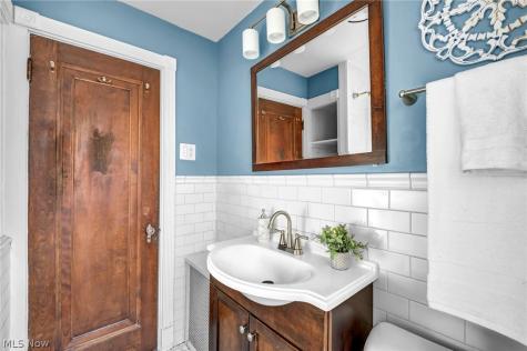 3561 Tullamore Road University Heights OH 44118