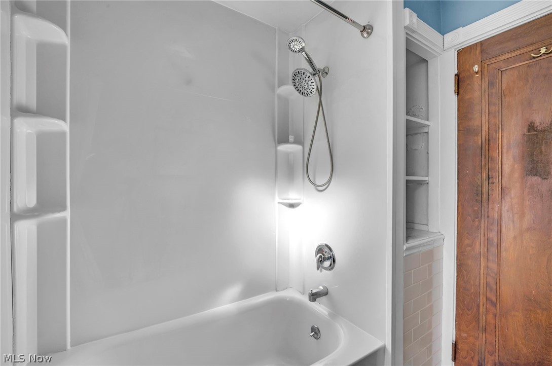 3561 Tullamore Road University Heights OH 44118