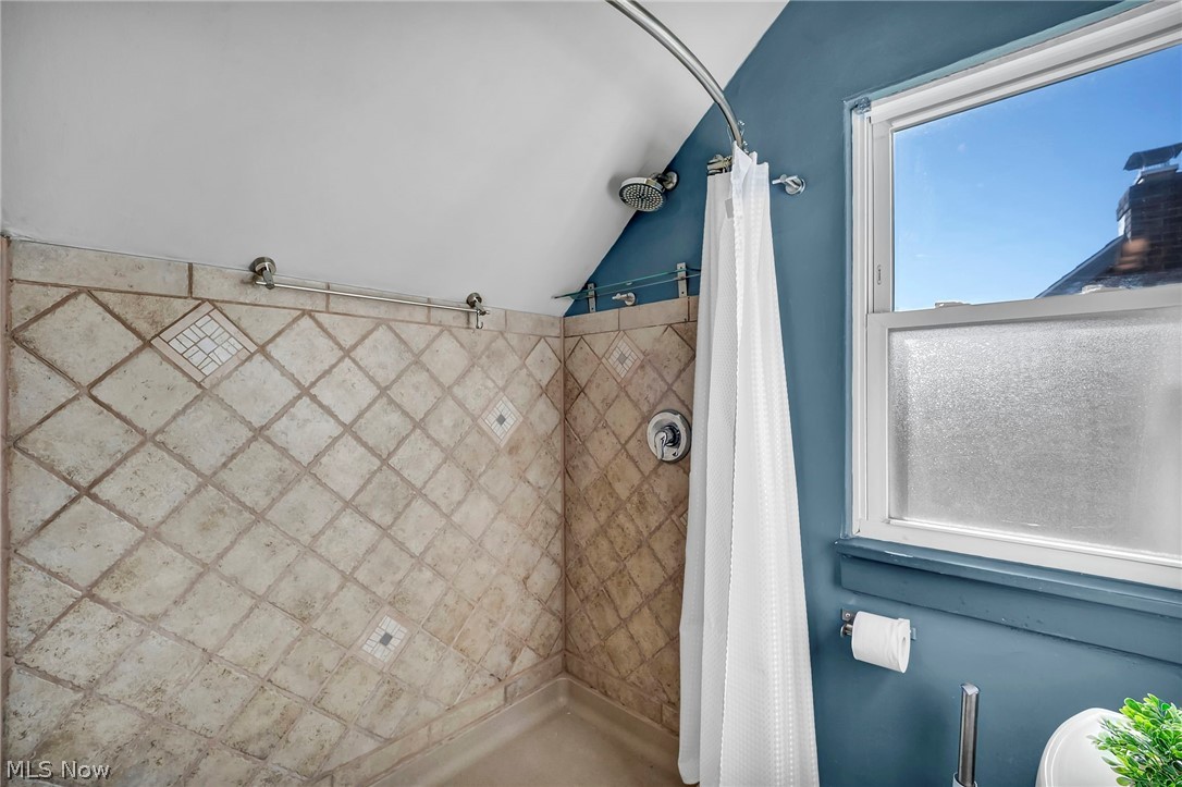 3561 Tullamore Road University Heights OH 44118