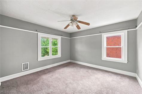 16819 Bradgate Avenue Cleveland OH 44111