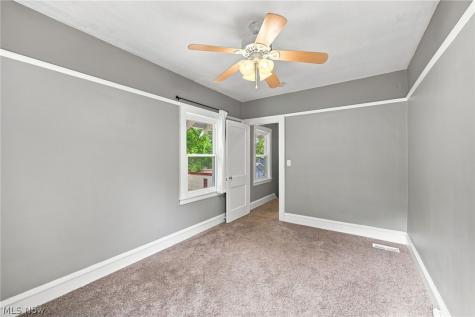 16819 Bradgate Avenue Cleveland OH 44111