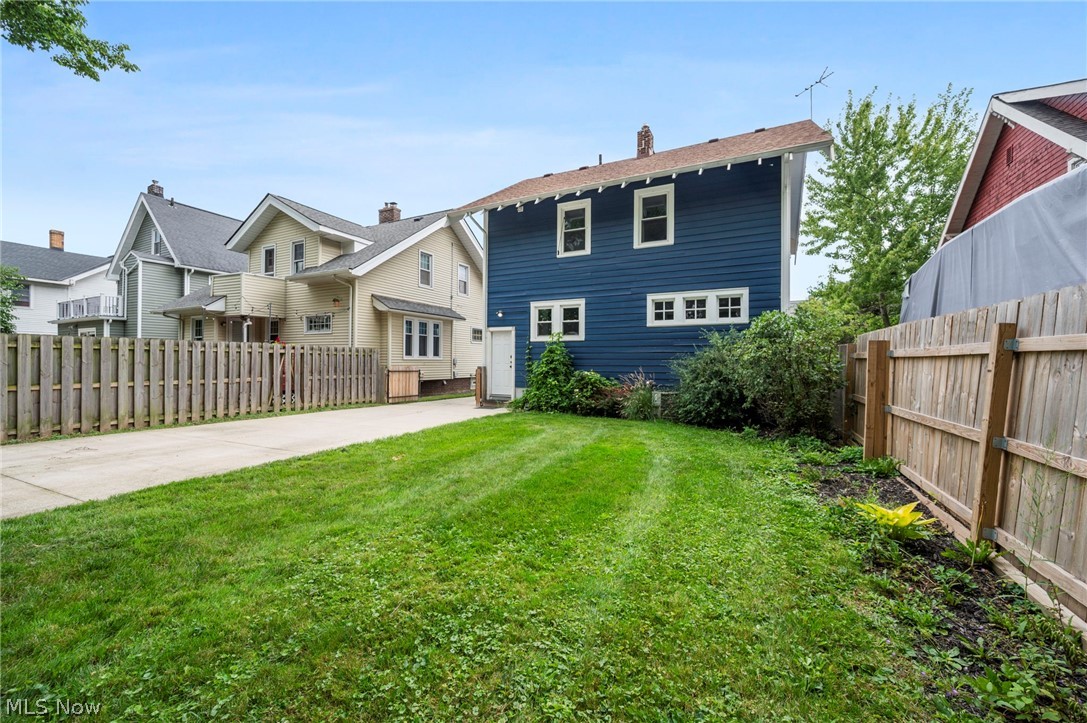 16819 Bradgate Avenue Cleveland OH 44111
