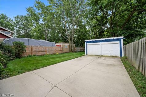 16819 Bradgate Avenue Cleveland OH 44111