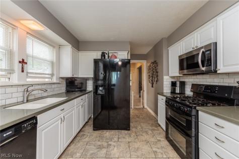 21 Lincoln Avenue Berea OH 44017