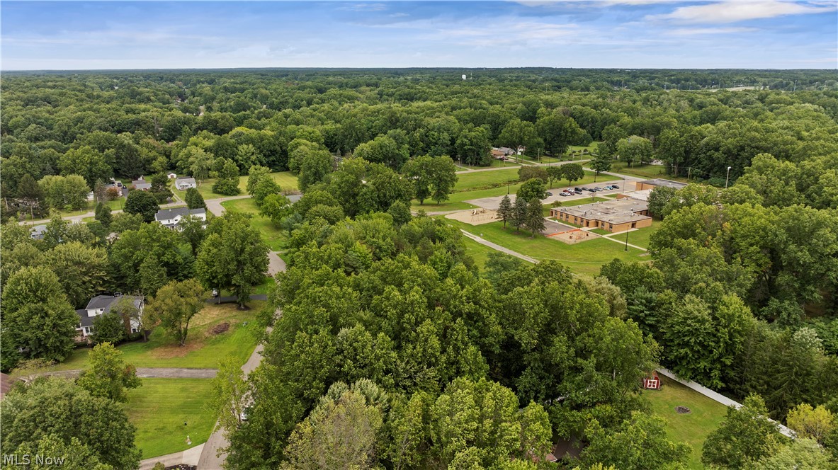 1337 Springwood SE Warren OH 44484
