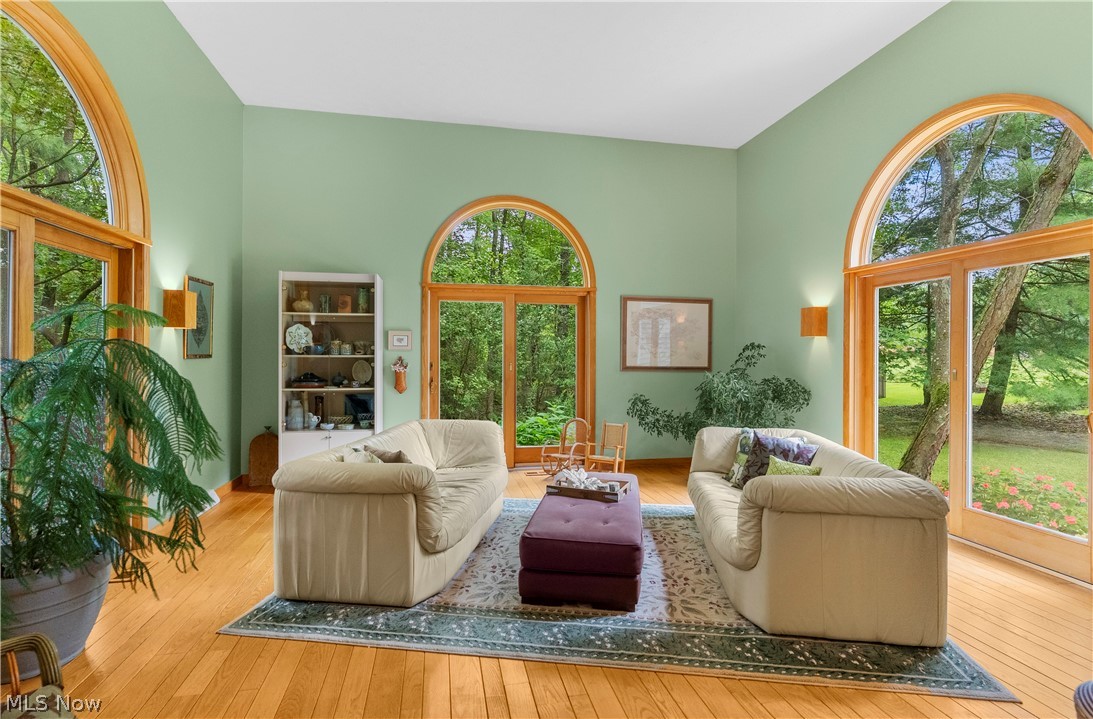 1337 Springwood SE Warren OH 44484