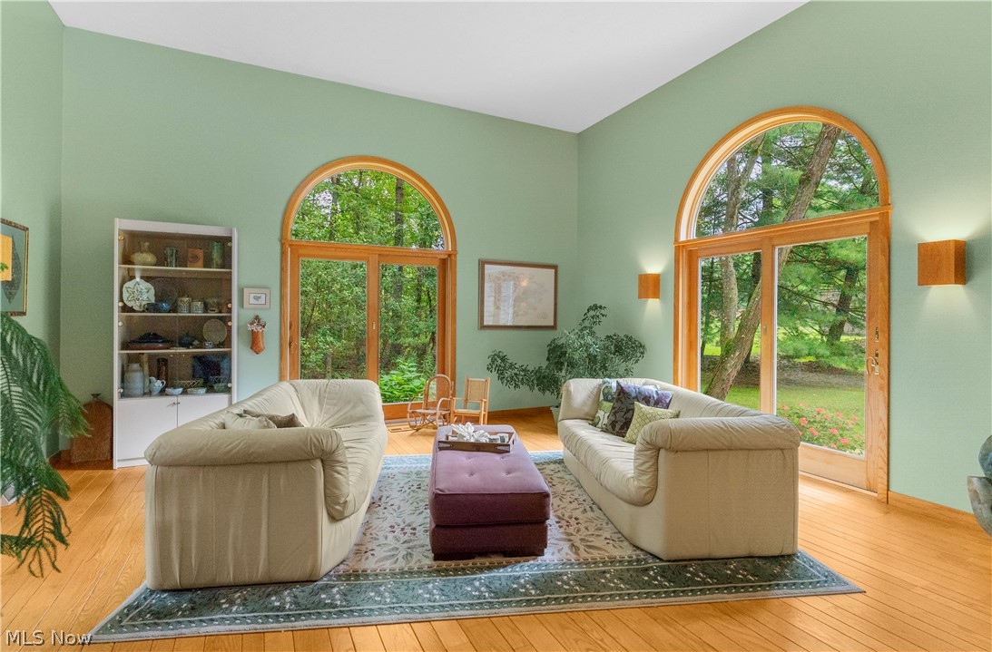 1337 Springwood SE Warren OH 44484