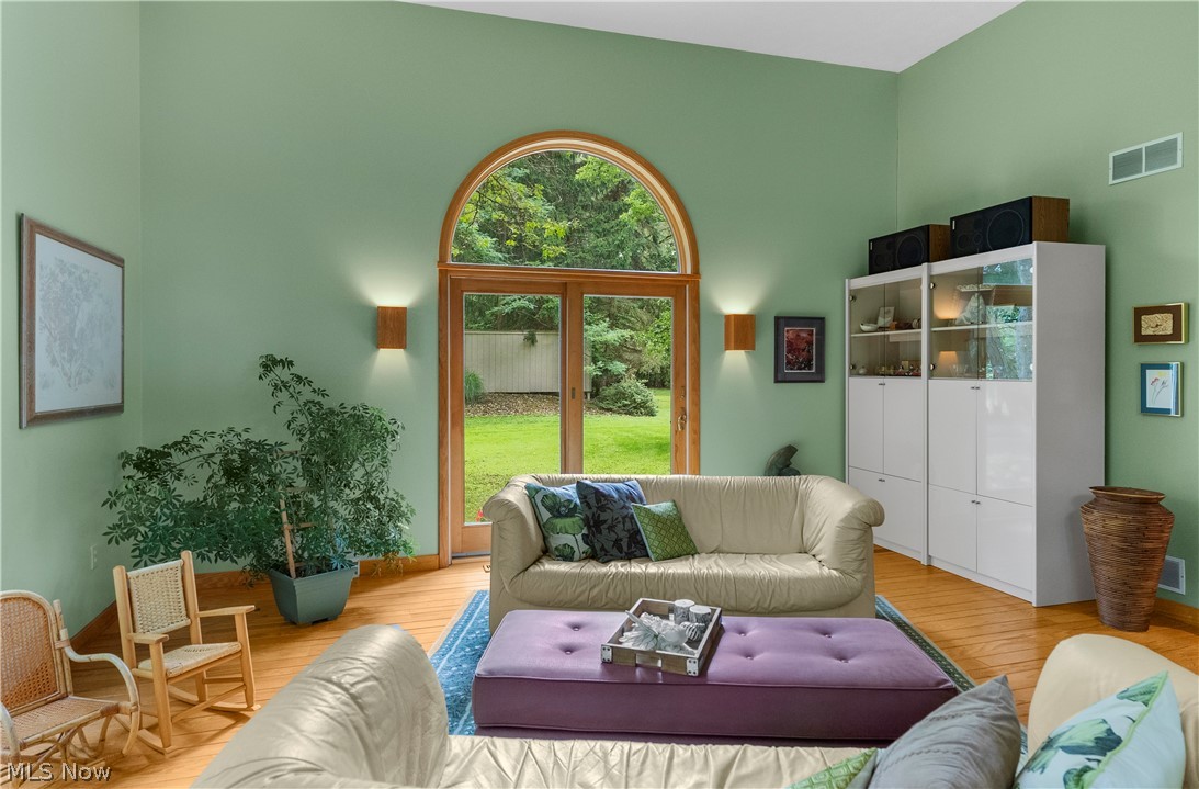 1337 Springwood SE Warren OH 44484