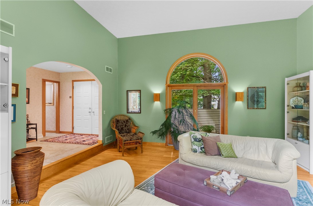 1337 Springwood SE Warren OH 44484