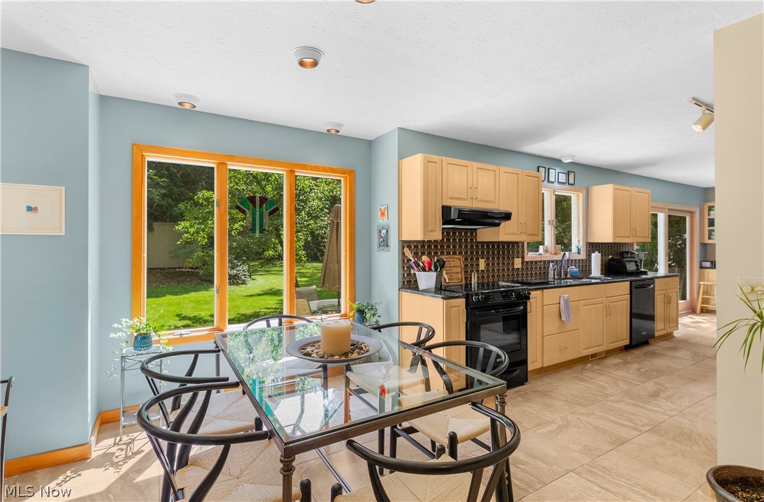 1337 Springwood SE Warren OH 44484