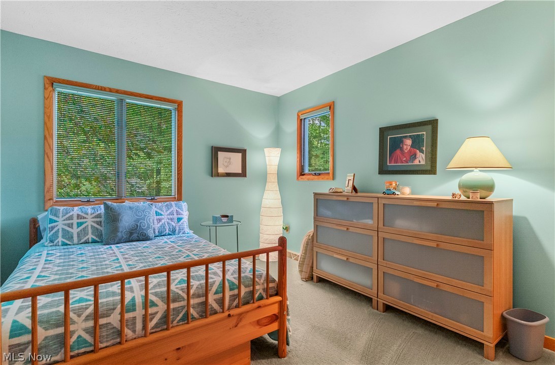1337 Springwood SE Warren OH 44484