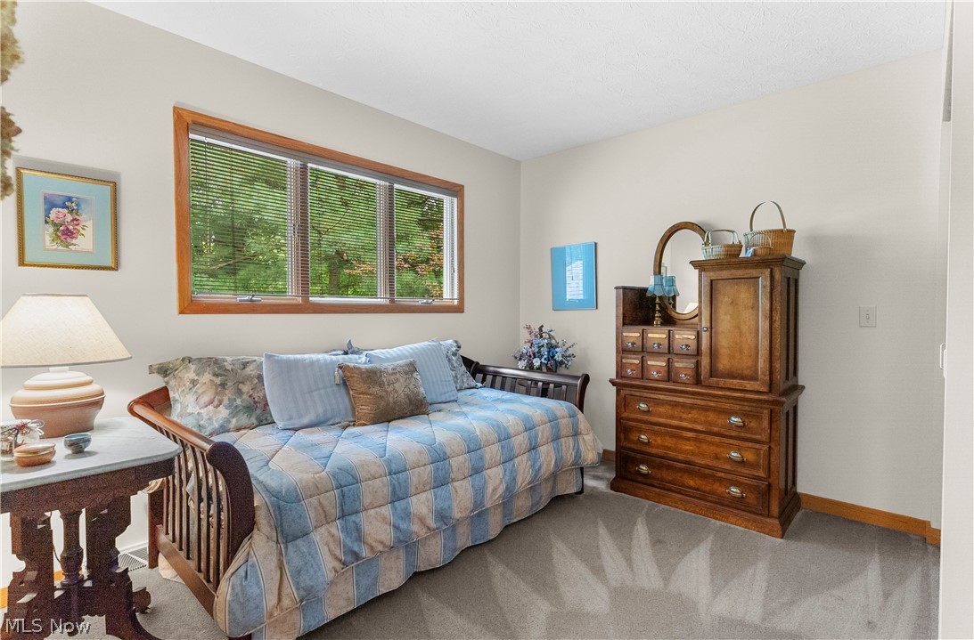 1337 Springwood SE Warren OH 44484